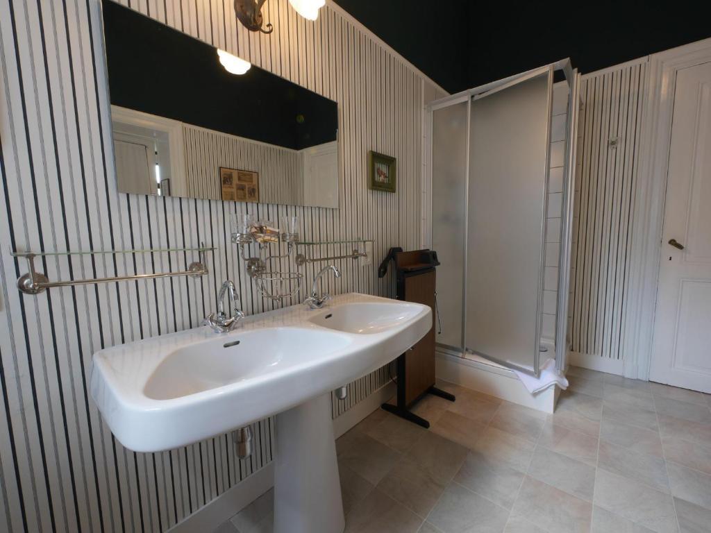 L'Etape Fagnarde - Bed, Breakfast & Sauna Spa Rum bild