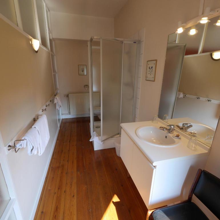 L'Etape Fagnarde - Bed, Breakfast & Sauna Spa Rum bild